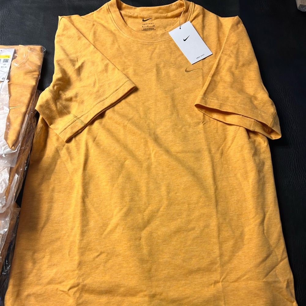 Men’s Nike dri fit t shirt